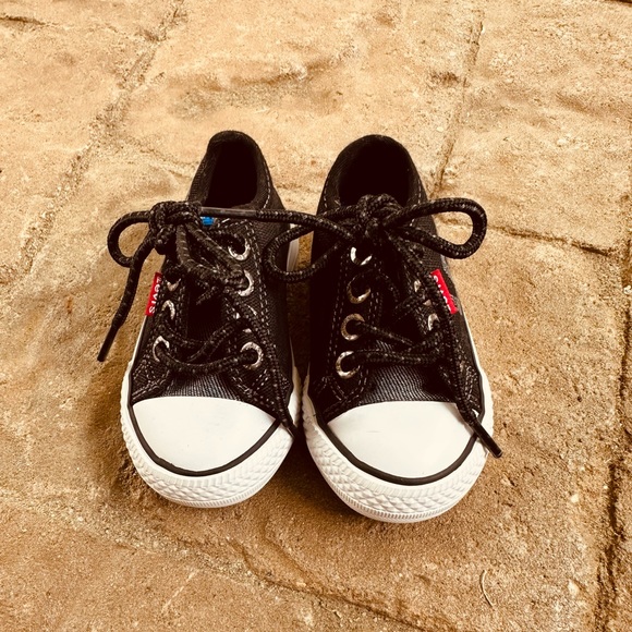 Levi’s Toddler Shoes Size 4 - Picture 1 of 11
